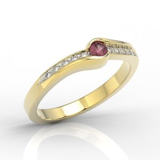 Pierścionek z żółtego złota z rubinem i brylantami 0,05 ct wzór BP-3413Z-R