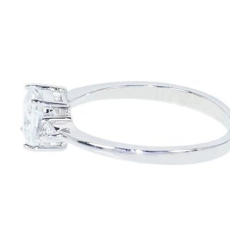 Rodowany srebrny pierścionek z dużą cyrkonią