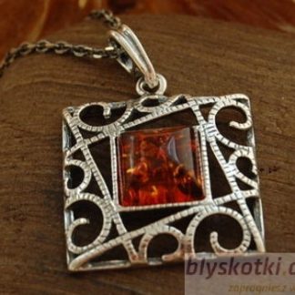 MIRANDA - srebrny wisiorek z bursztynem