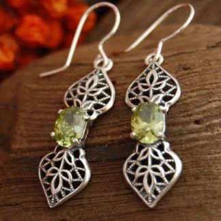 VONDA - srebrne kolczyki z oliwinem