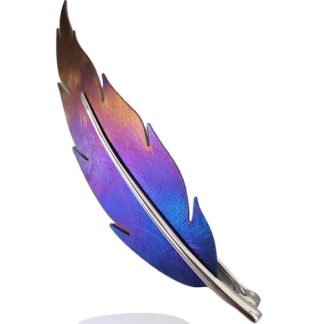 Broszka srebrna z tytanem piórko