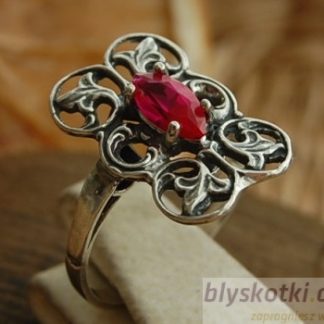 CATALINA - srebrny pierścionek z rubinem