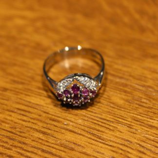 Pierścionek złoty rubiny diamenty r 14 certyfikat