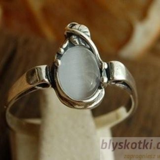 MAURICIA - srebrny pierścionek z kocim okiem