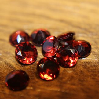 Granaty kamienie naturalne 4.75ct 9szt