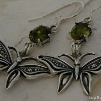 MOTYLEK - srebrne kolczyki z oliwinem