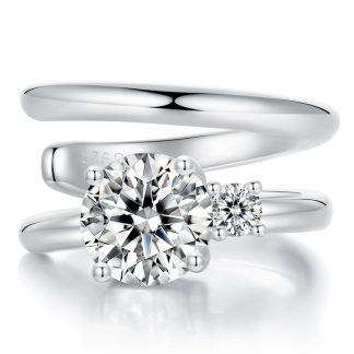 Srebrna nausznica z Moissanitami 0,5 ct 0,03 ct