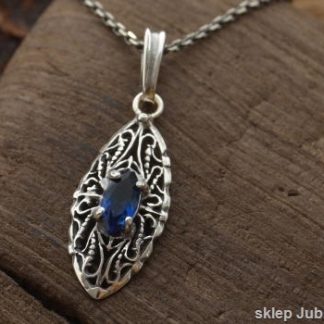 MALAKKA - srebrny wisiorek z szafirem