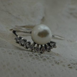 OKTAWIA - srebrny pierścionek z perłą i cyrkoniami