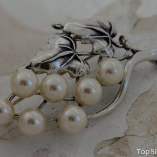 PERŁOWE GRONO - srebrna broszka z perłami