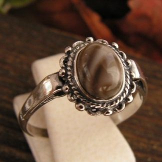 ROBERTA - srebrny pierścionek z krzemieniem pasiastym