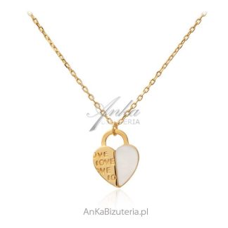Naszyjnik srebrny pozłacany z białą masą perłową serduszko  z love