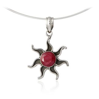 Zawieszka srebrna słoneczko z rubinem