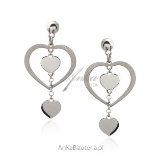 Srebrne kolczyki  z wiszącymi serduszkami