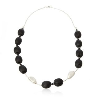 Naszyjnik srebrny z wiśniowym bursztynem owalne kulki matowe  nacinane i srebro przecierane