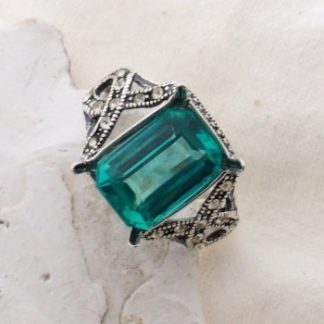 Skarb z Madagaskaru Pierścionek naturalny szafir