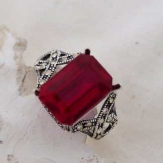 Płomień Mozambiku Pierścionek z Naturalym rubinem